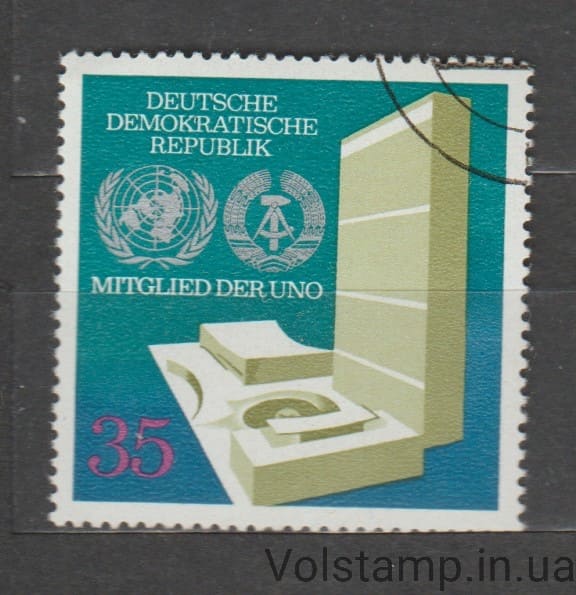 1973 ГДР Марка (ООН, гербы, здания) Гашеная №1883